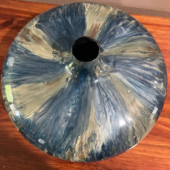 Nice vase - Picture 2 of 3